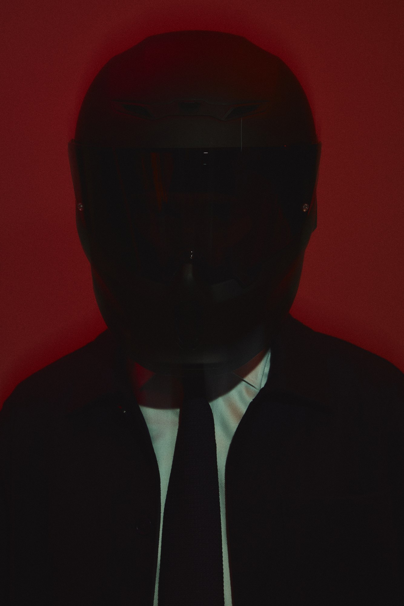 BARONS AW26 — red photograph 3