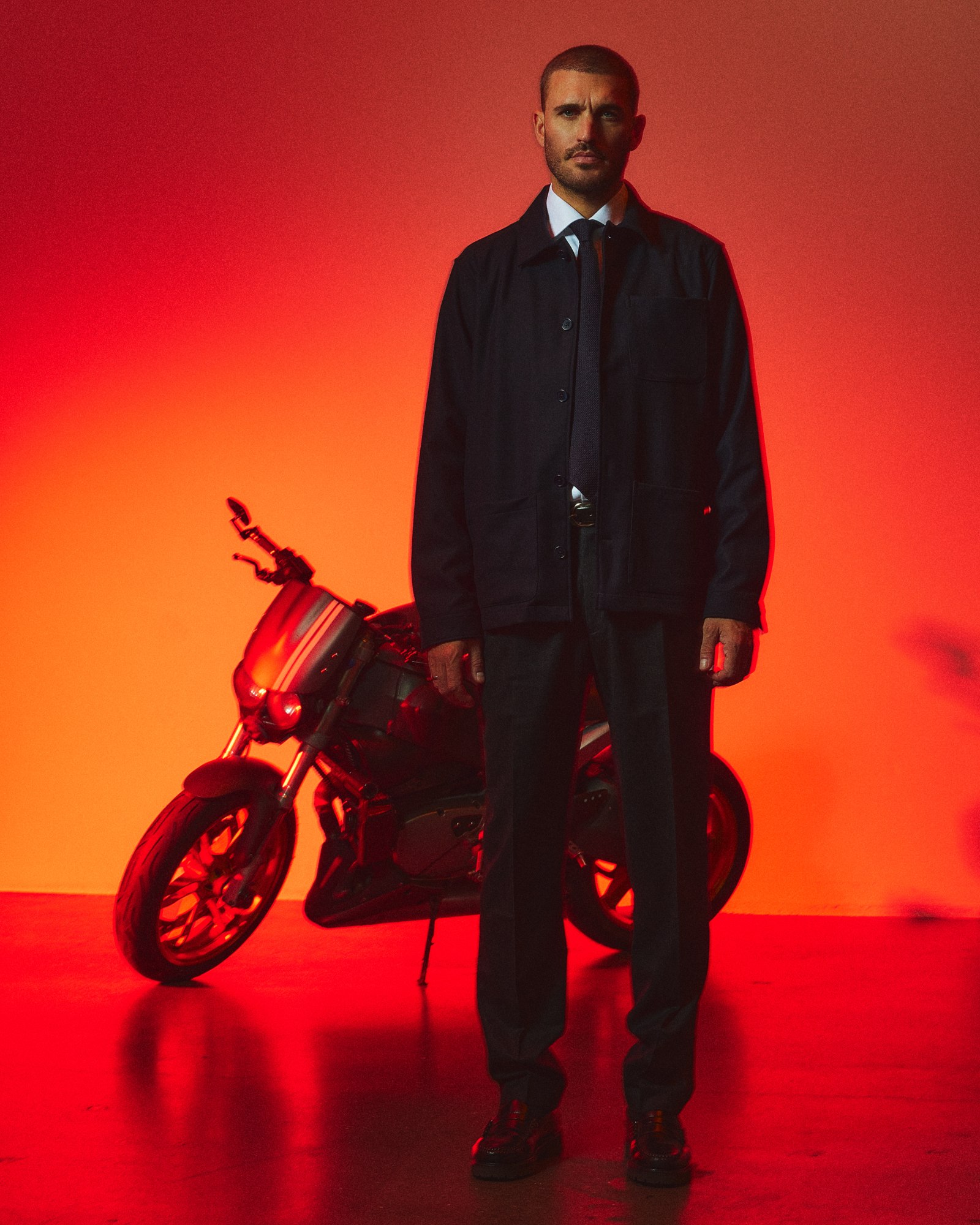 BARONS AW26 — red photograph 6