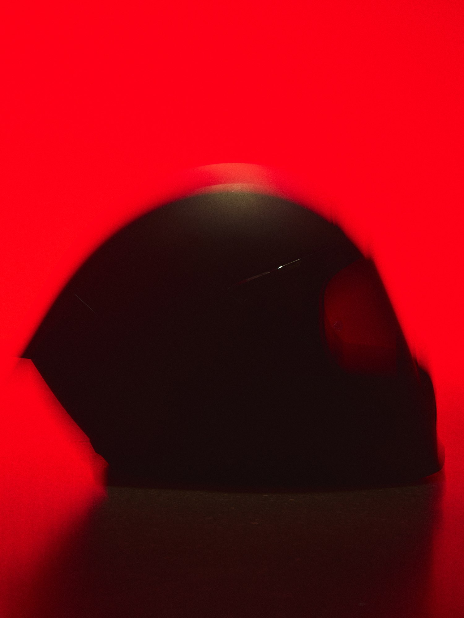 BARONS AW26 — red photograph 10