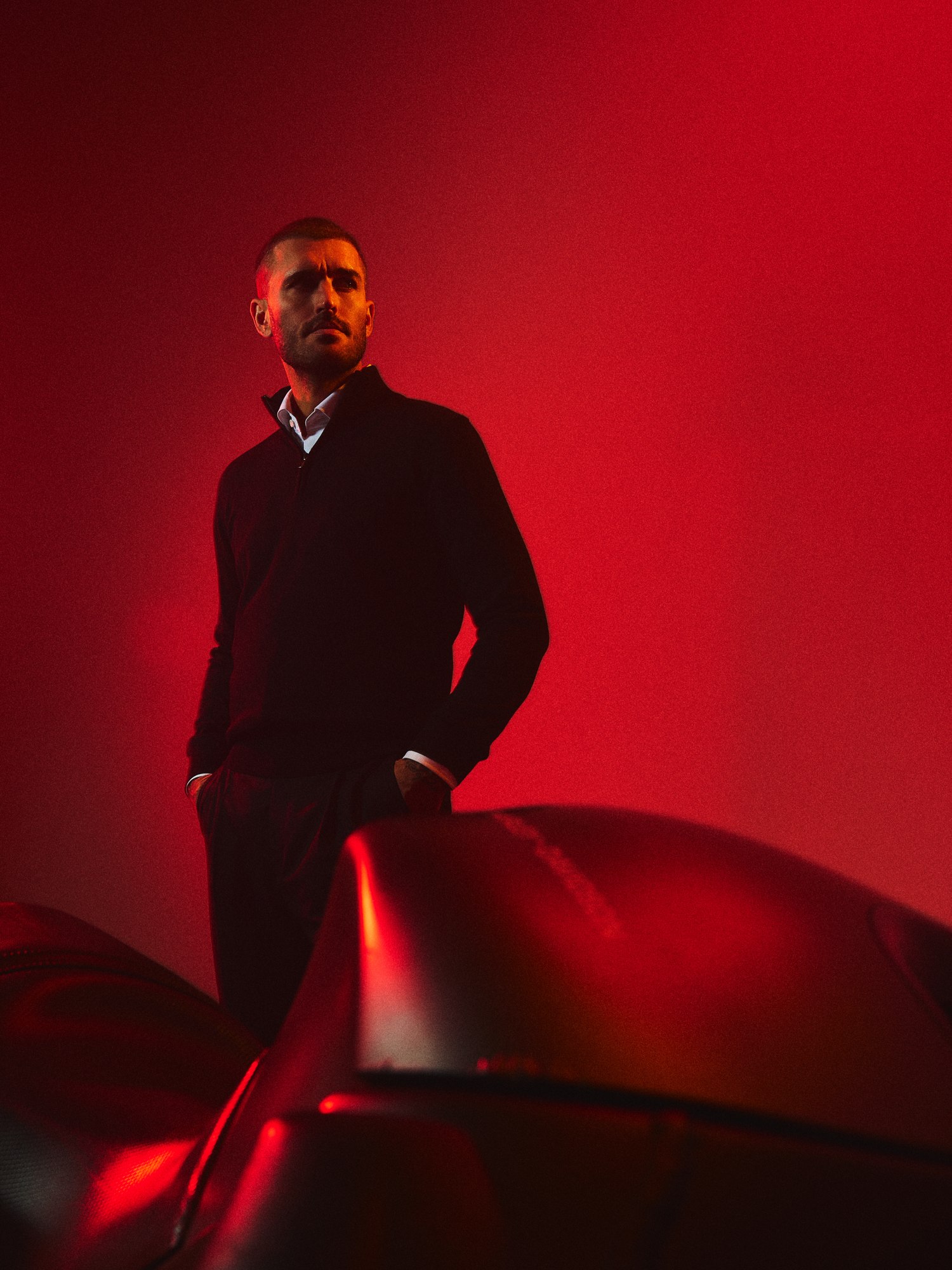 BARONS AW26 — red photograph 19