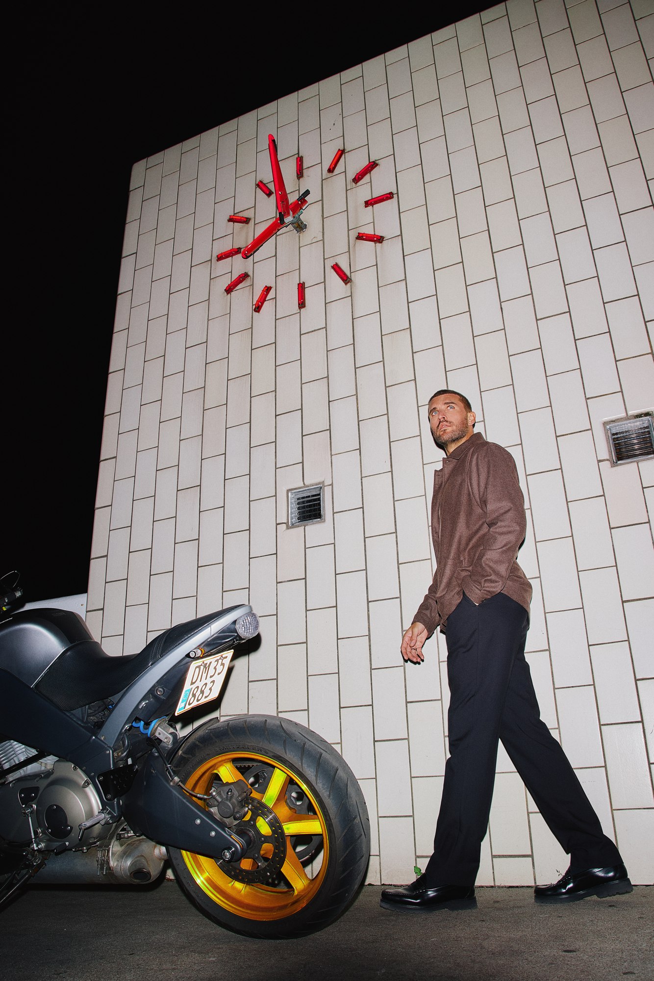 BARONS AW26 — on location photograph 5