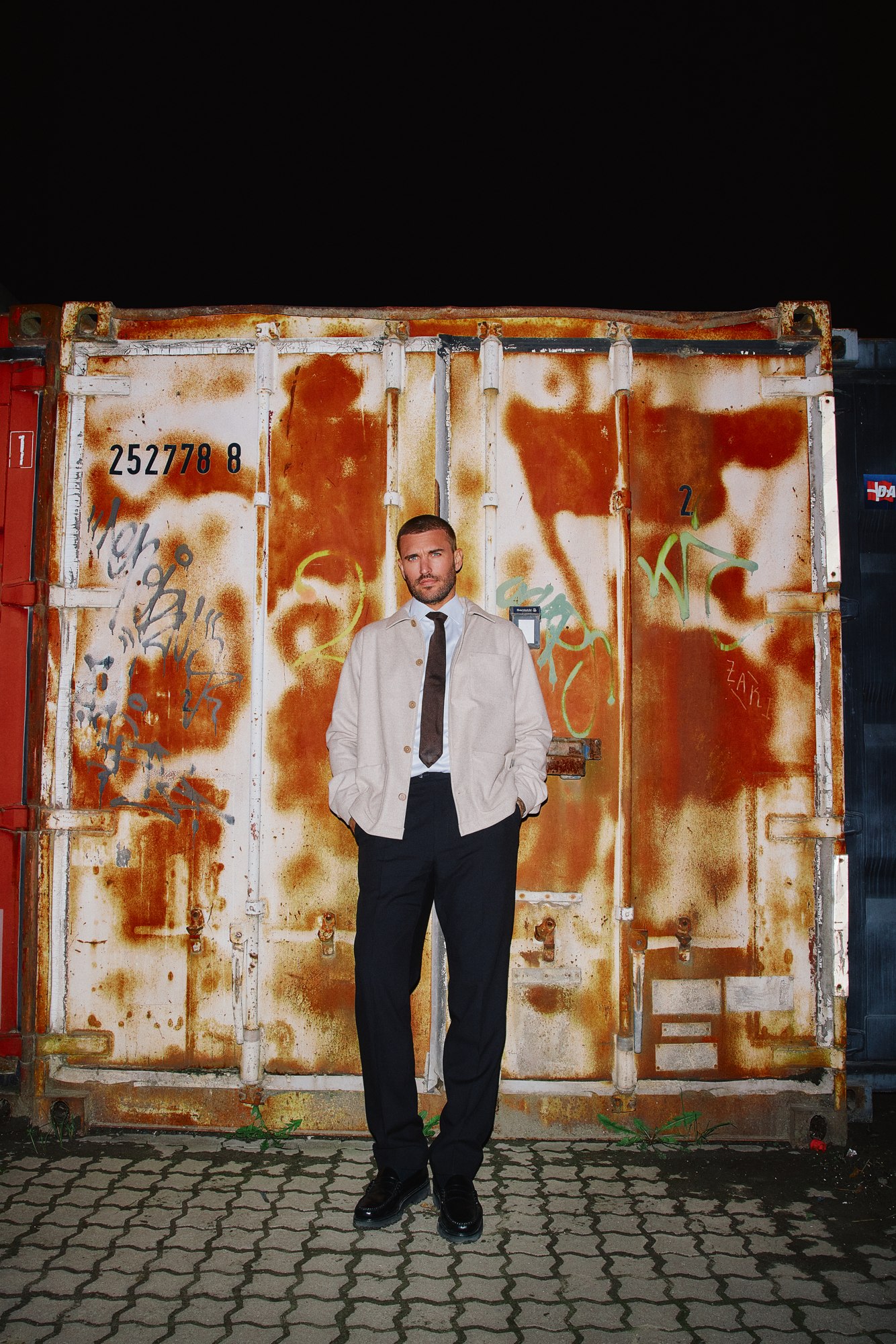 BARONS AW26 — on location photograph 9